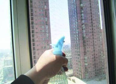 厨房纱窗油污