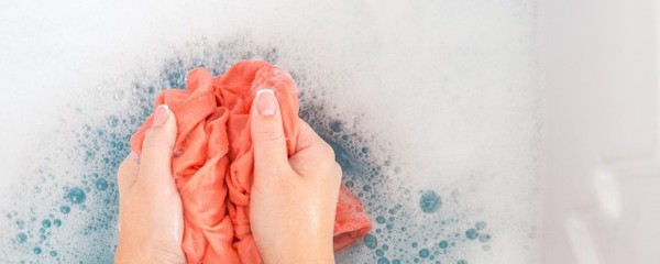 棉花褥子可以用洗衣机洗吗