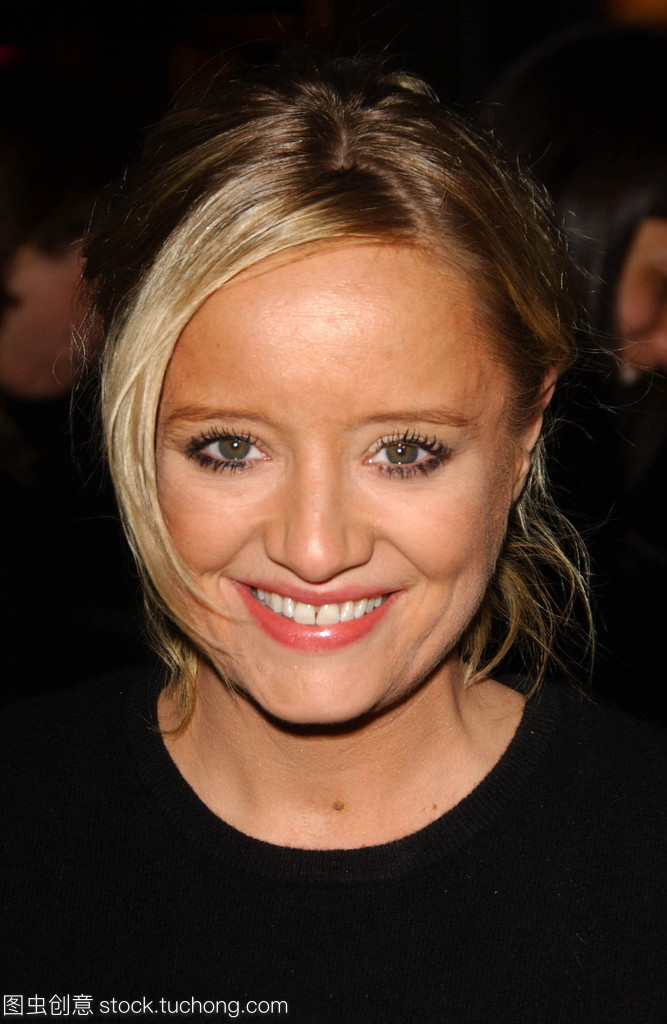 露西·戴维斯_360百科