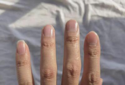 小拇指留长指甲风水