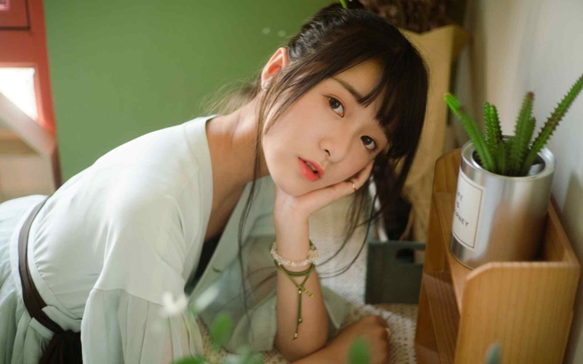 徐娇性感优雅高清桌面壁纸图片