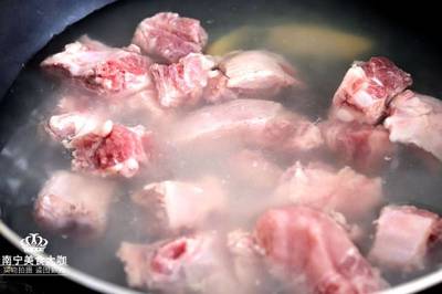 焯猪肉用冷水还是热水