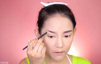 如何化妆不脱妆