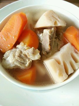 排骨莲藕胡萝卜香菇汤