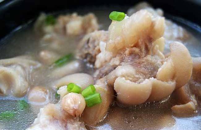 坐月子可以吃猪蹄吗