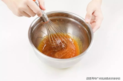 做蛋糕用调和油可以吗