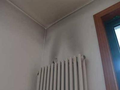 暖气把墙面熏黑怎么办