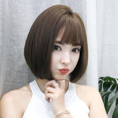 短发姑娘