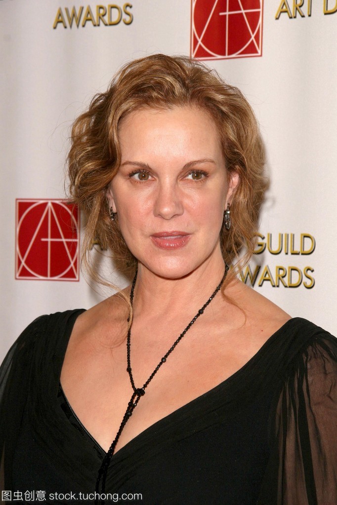 伊丽莎白 · 帕金斯在 13 年度艺术导演协会奖.