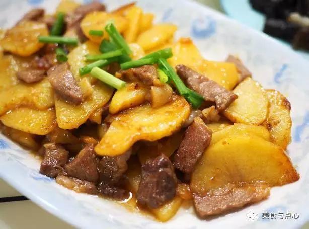 家常土豆片炒肉的做法