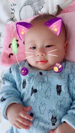 四个月宝宝吃奶就哭