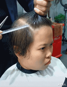 剪头发如何穿裙子好看
