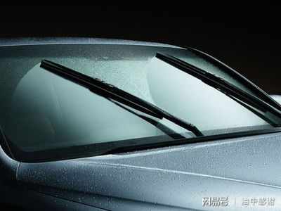 玻璃水怎么擦玻璃