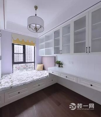 儿童卧室榻榻米装修效果图