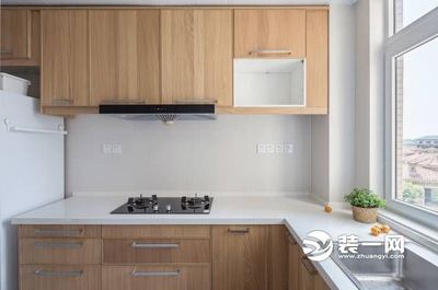 微波炉距离橱柜