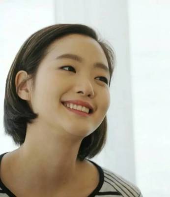 长脸小眼睛女生适合的发型