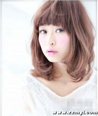 适合娃娃脸的短发发型