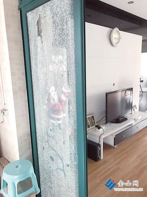 阳台玻璃突然爆裂原因