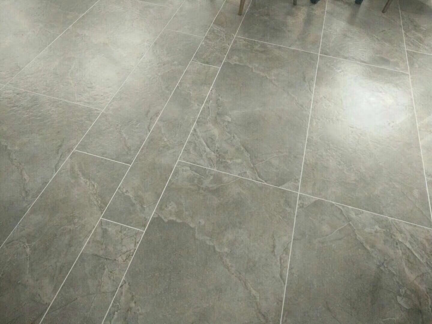厨房地面用多大的瓷砖