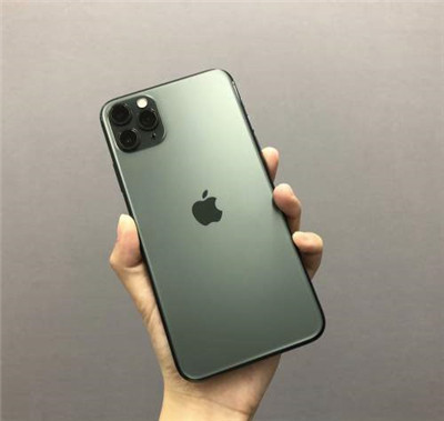 关于苹果手机14promax尺寸的图片及评论