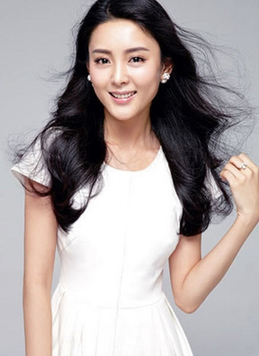 刘佳时尚写真 气质优雅知性大方,网友:我的眼珠.