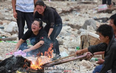 梦见亲戚被火烧死