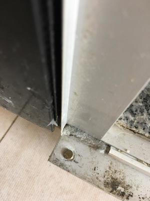 橱柜门老是掉怎么办