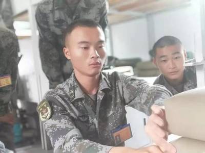 新兵连副班长怎么当