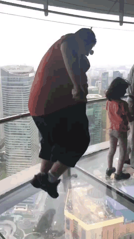 女人梦见自己被别人打