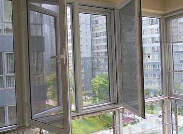 窗户纱窗怎样安装上去