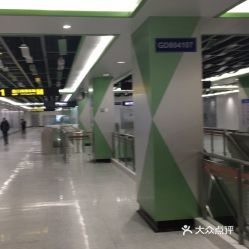 青浦新城地铁站