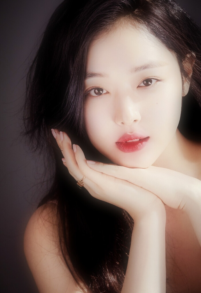 雪莉(韩国明星)_360百科