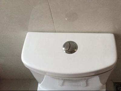 马桶水箱漏水怎么修