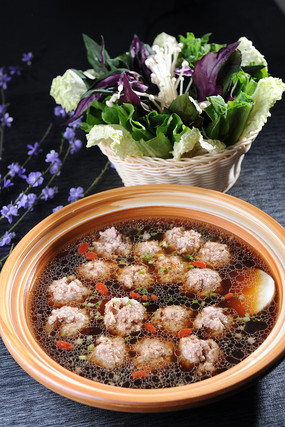 海带丝香菇肉丸汤