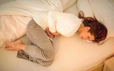 女生两个月来一次月经正常吗