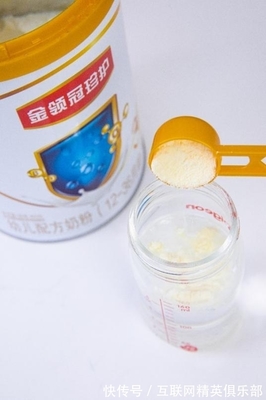 小宝宝换奶粉正确方法