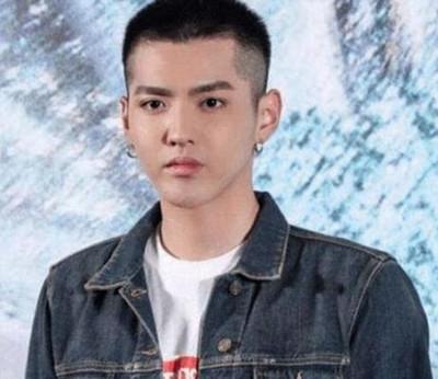 鹅蛋脸发型男