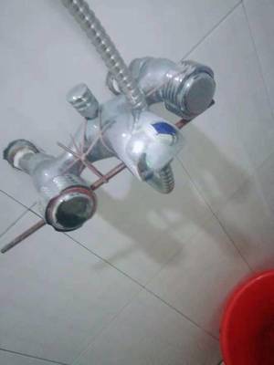 厨房用混水龙头漏水