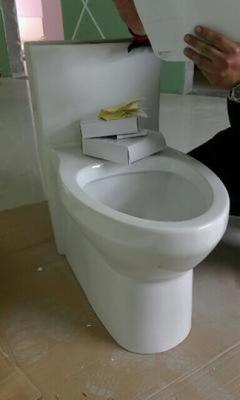 搬马桶上楼技巧