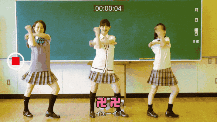 美女自创舞蹈