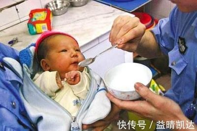 新生儿多久喝奶粉