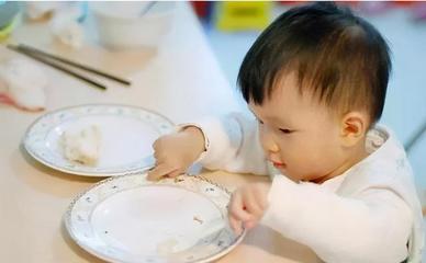 一岁宝宝不吃饭只喝奶怎么办