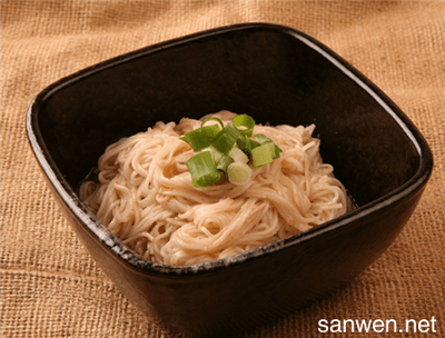 几个月宝宝吃面条