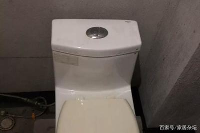 马桶如何调节水位高度