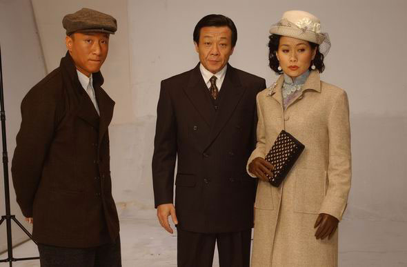 娱乐时尚--孙红雷寇世勋叶童 刀锋1937 剧照曝.