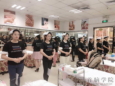 美容师一个月多少钱