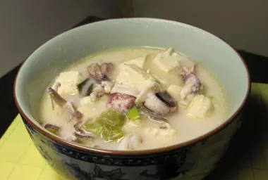 乌贼豆腐汤的做法大全家常