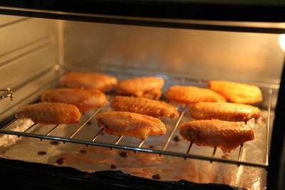 烤箱烤鸡翅温度和时间应该调多少