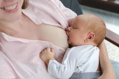怀孕还能喂母乳吗