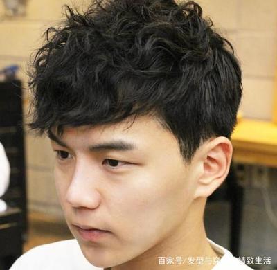 颧弓宽适合什么发型
